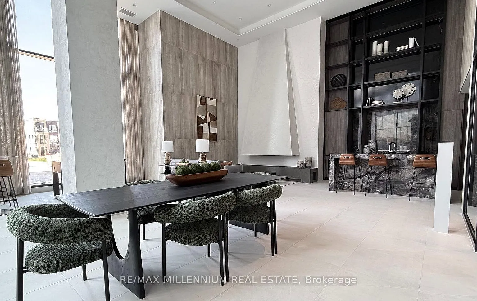 2 bed, $2,600 — Photo 1