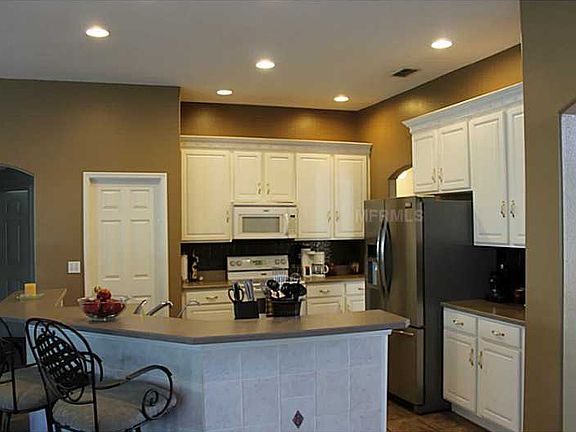 3rd image of 12530 Lake View Ln