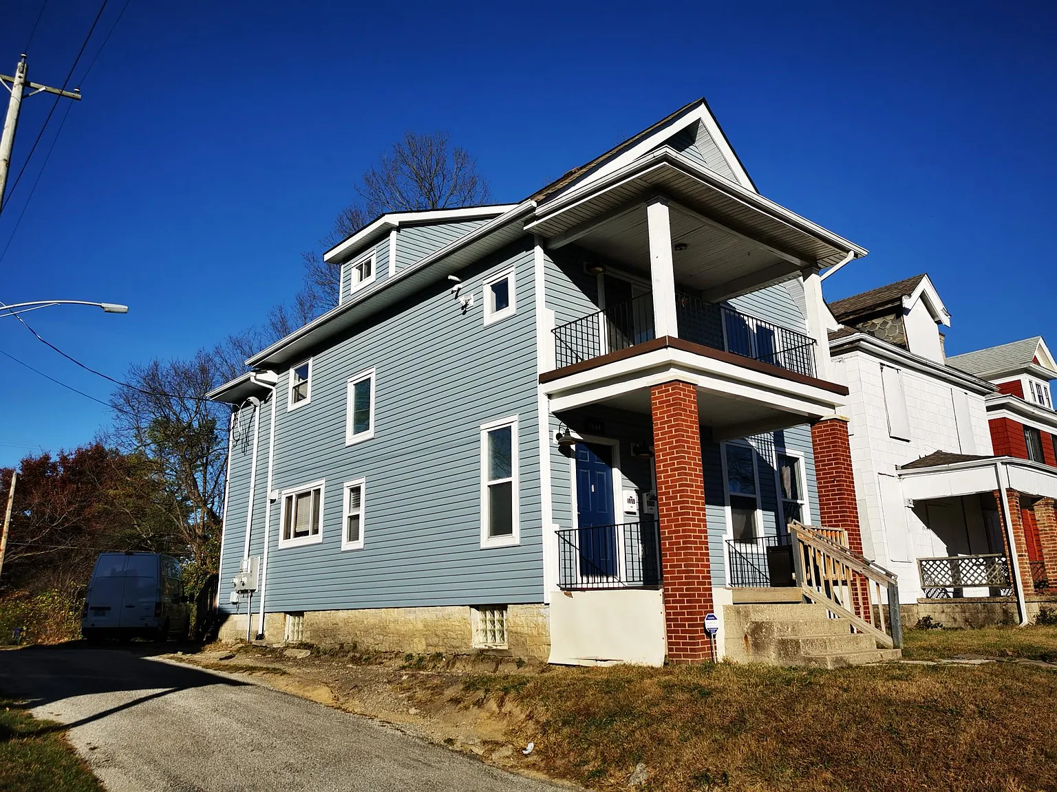 1588 Franklin Ave — Photo 2