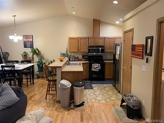 5th image of 18105 Upland Dr SE