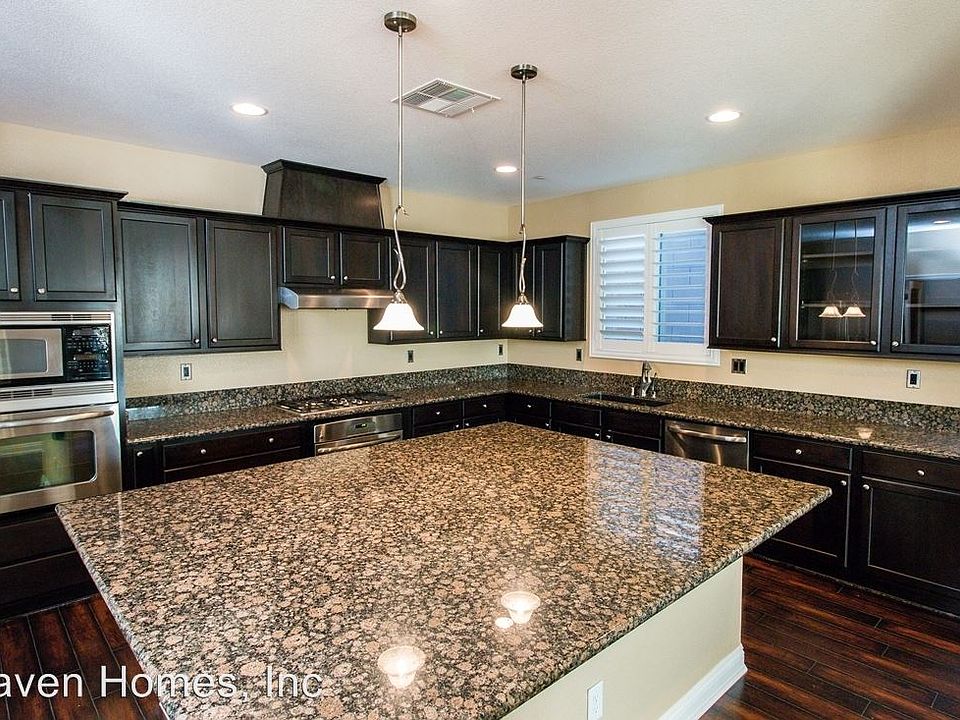 1st image of 865 Valley Moon Ct