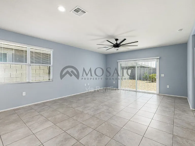 35349 W San Alvarez Ave — Photo 9