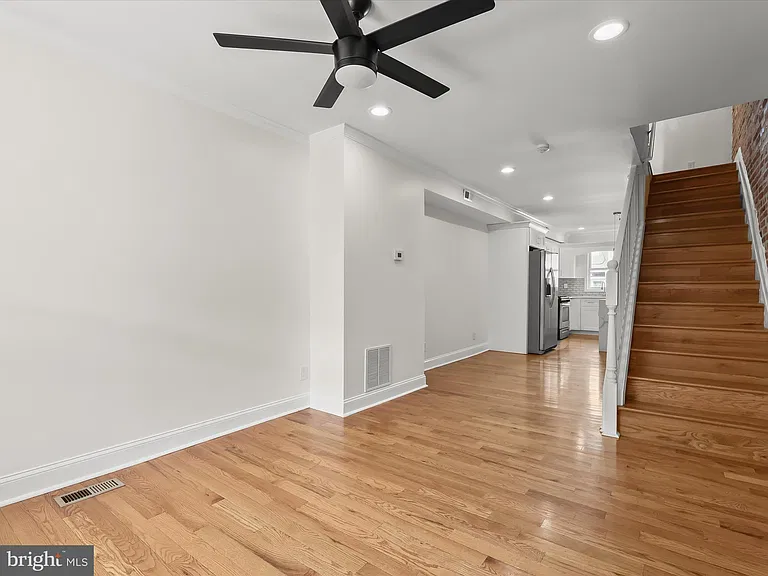 404 N Robinson St — Photo 12