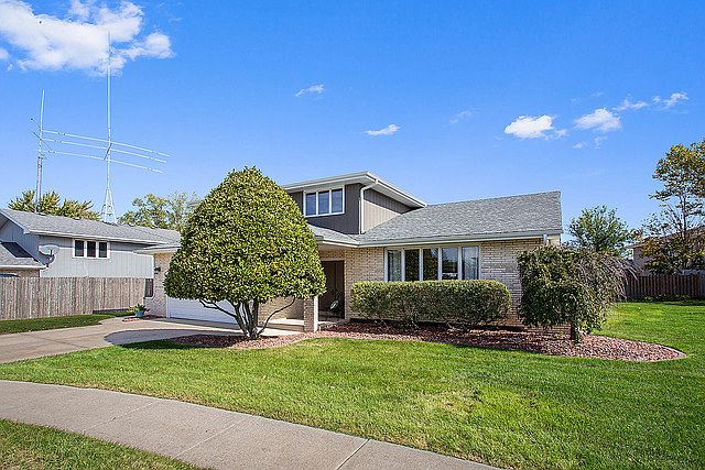 1st image of 15435 Mulberry Ct