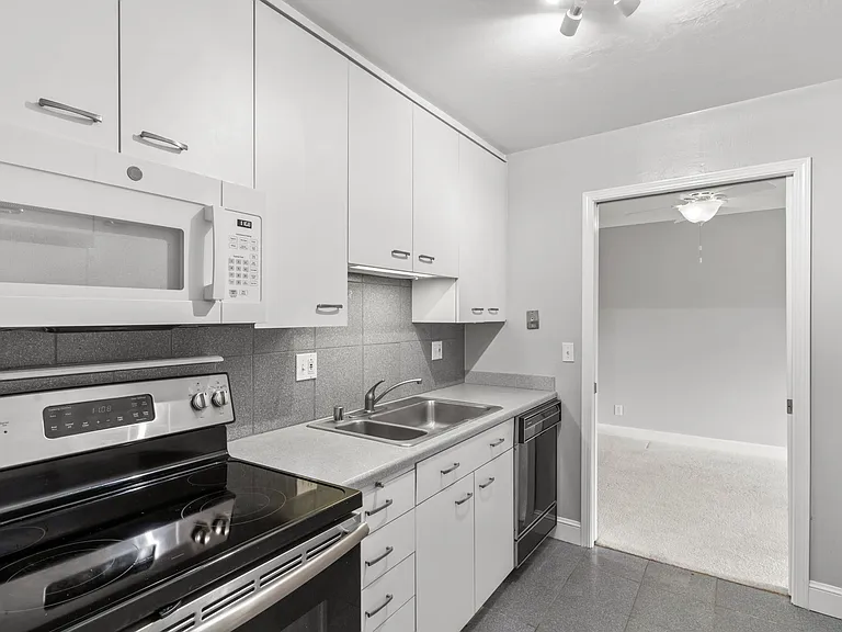 385 Jayne Ave #309 — Photo 4