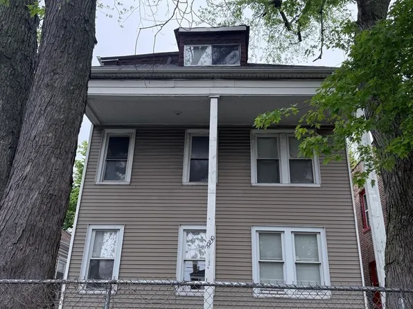 10230 S Yates Blvd, Chicago, IL 60617