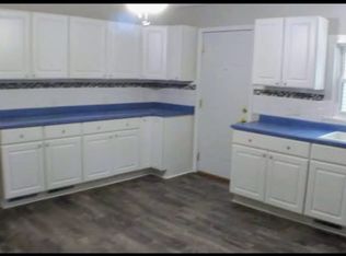 209 W 5th St, Gridley, IL 61744