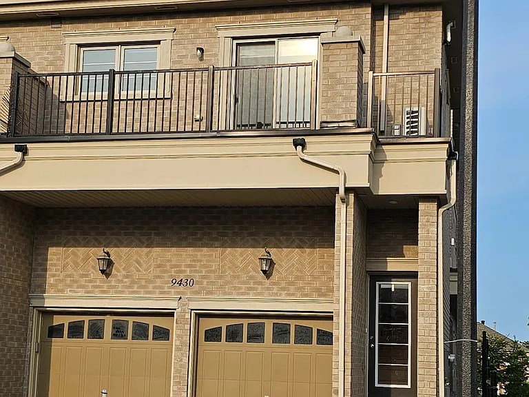 9430 Bayview Ave #UPPER — Photo 17