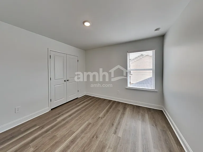 116 Punderson Dr — Photo 18