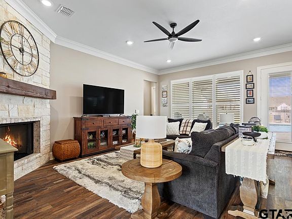 5th image of 261 Kaul Ln