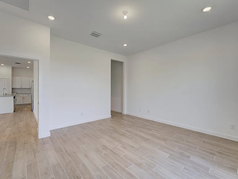 19708 Weathervane Way — Photo 38