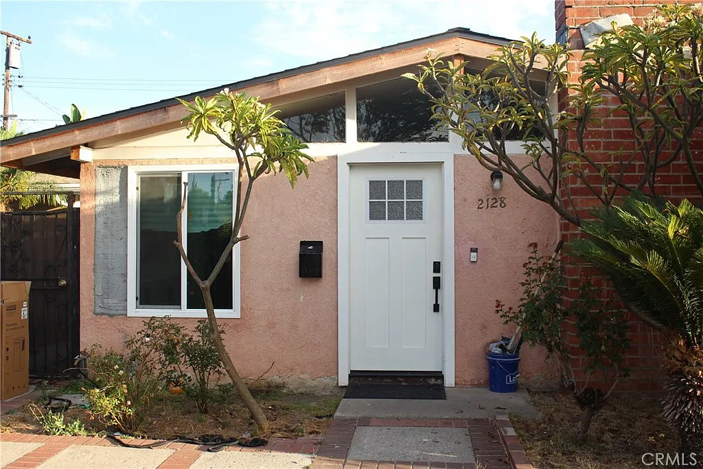 5 bed, 1630 sqft, $4,800 — Photo 2