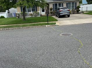 13 Maypink Ln, Howell, NJ 07731