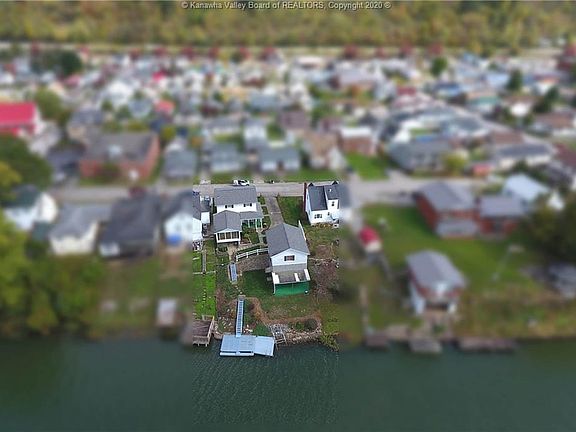 3rd image of 118 E Riverview Dr