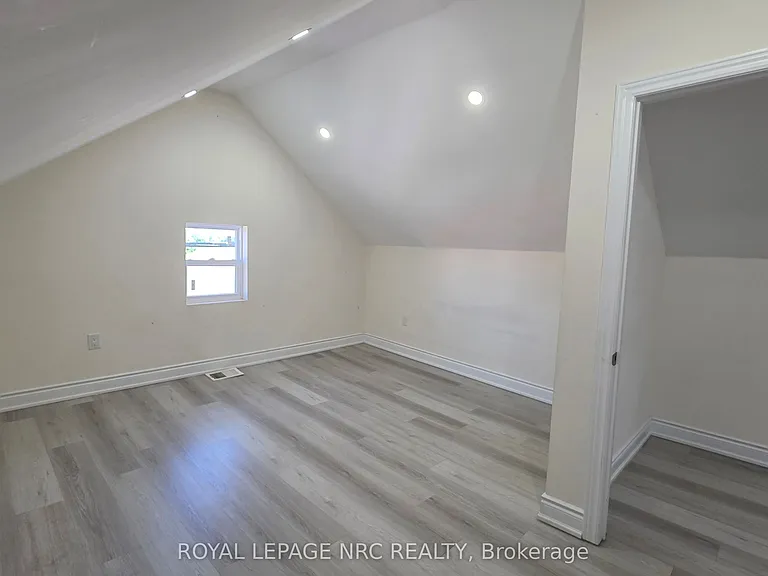 69 Vine St S #2 — Photo 5