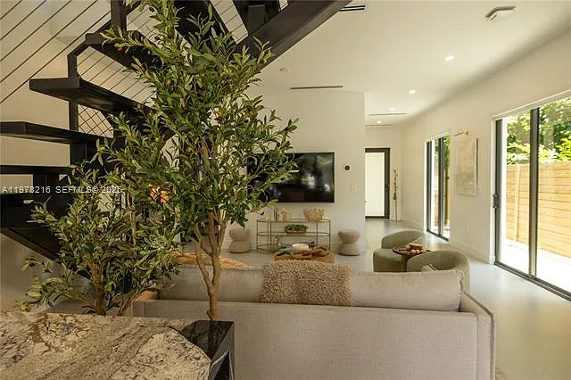 8850 NE 8th Ct — Photo 32