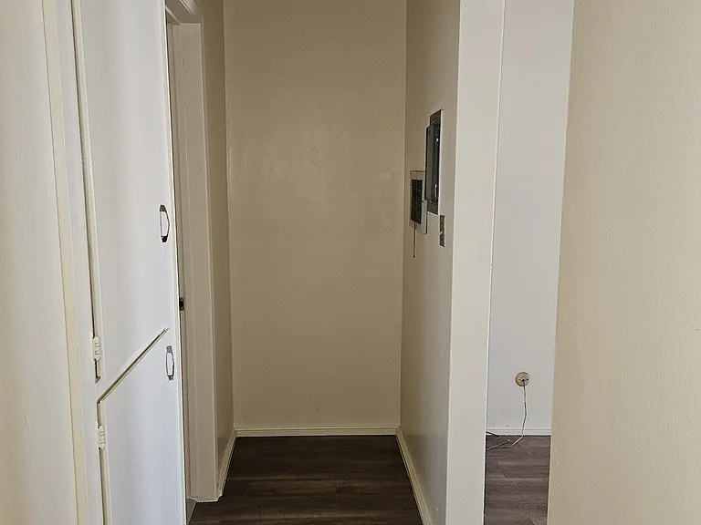 1123 W 164th St #5 — Photo 10