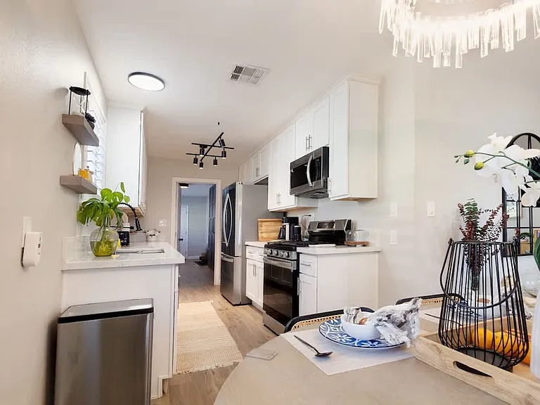 Shepherd Dr — Photo 16