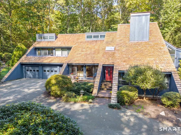33 Rock Hill Road, Woodbridge, CT 06525