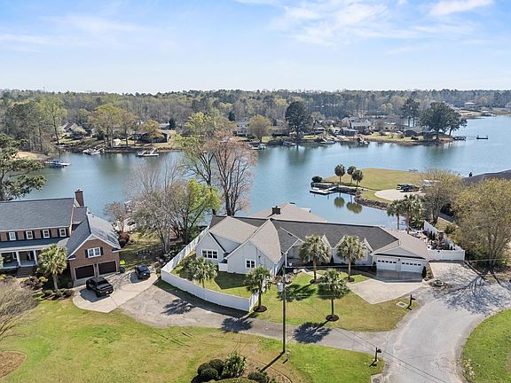 2nd image of 120 Blackburn Rd W