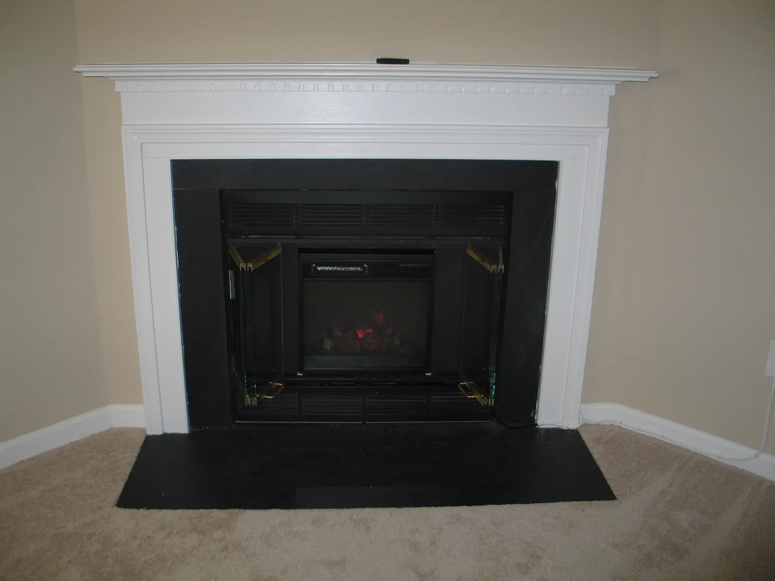 2 bed, 1008 sqft, $2,000 — Photo 2