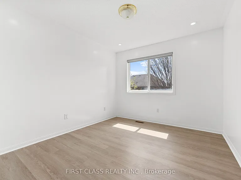 5554 Churchill Meadows Blvd #MAIN — Photo 30