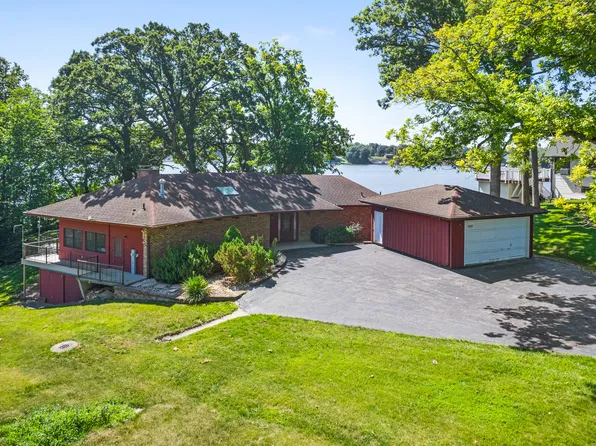 309 Holiday Dr, Somonauk, IL 60552