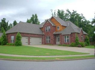 1677 Windsor Ave, Springdale, AR 72764