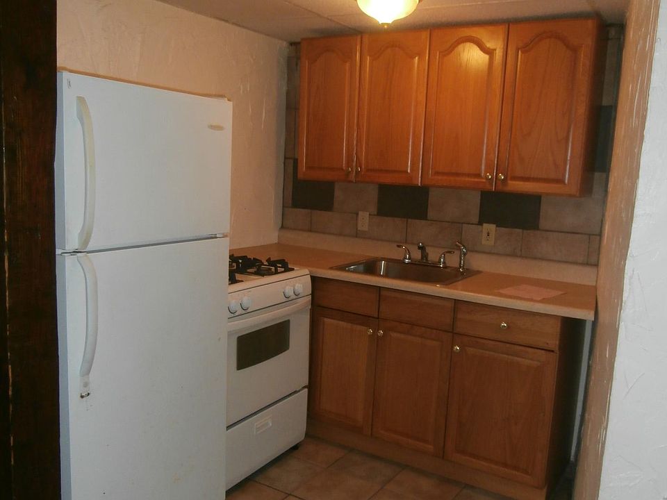 1st image of 264 Campbell Ave