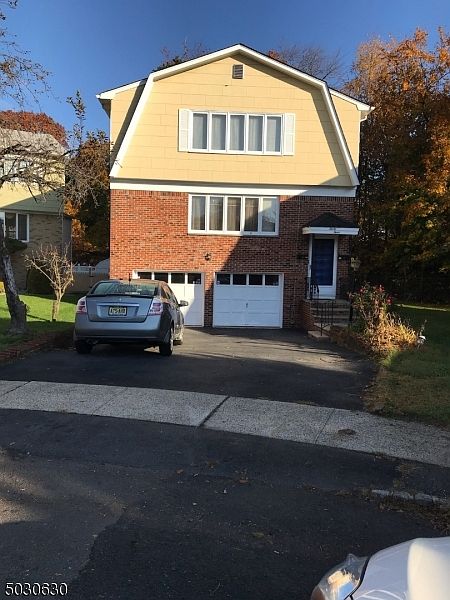 1st image of 33 Rosewood Ter #0