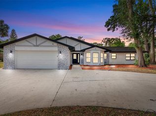 9720 Fairway Cir, Leesburg, FL 34788