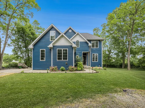 1156 N Bridge St, Linden, MI 48451