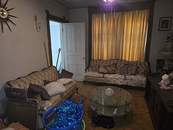 2nd image of 3935 S Indiana Ave
