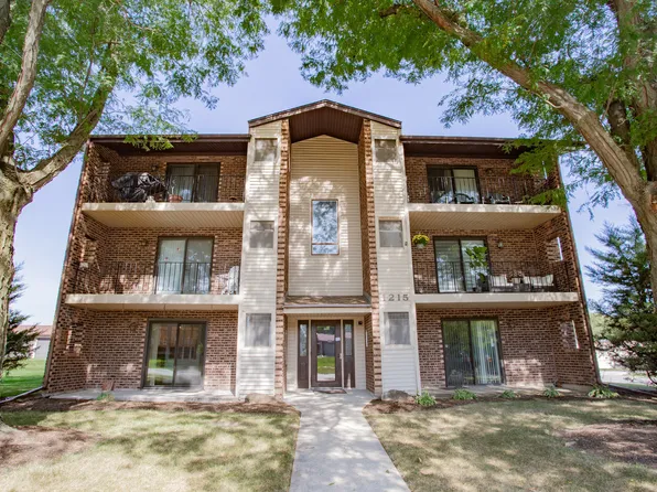 1215 Chalet Rd APT 101, Naperville, IL 60563