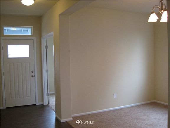 4th image of 10030 Cochrane Avenue SE