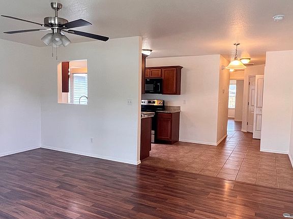 2nd image of 4419 W Pecan St