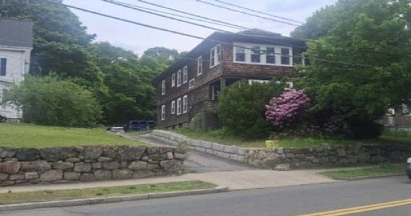 1st image of 68A Pleasant St