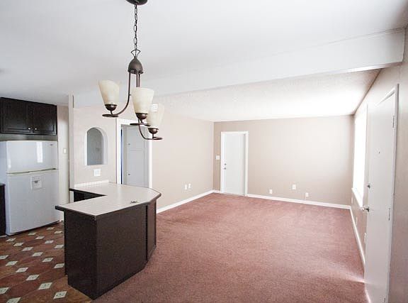 2nd image of 1062 Maplewood Way