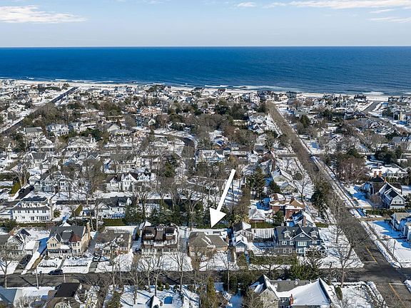 4th image of 2208 2nd Ave