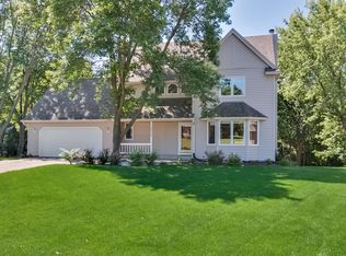 2316 Rivendell Ln, Minnetonka, MN 55305