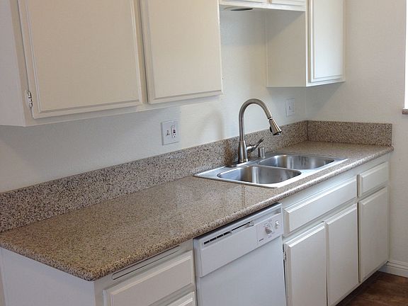 5th image of 13629 Cerise Ave APT 6