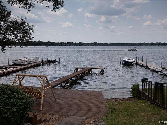 4th image of 42660 Morgan Creek Ct