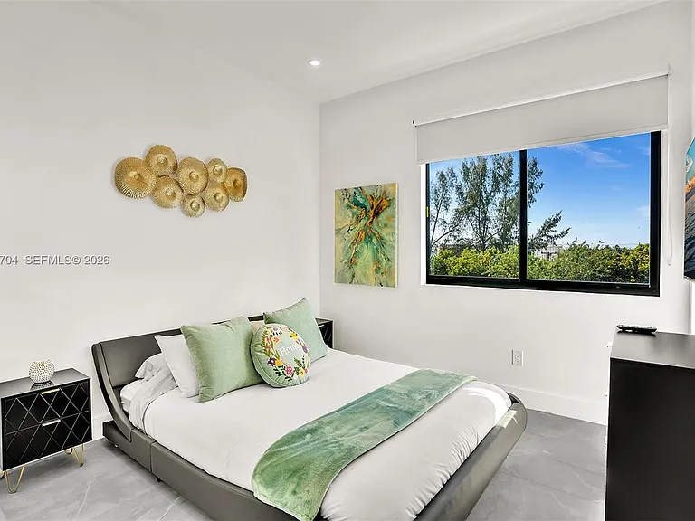 2100 Miami Rd #303 — Photo 26