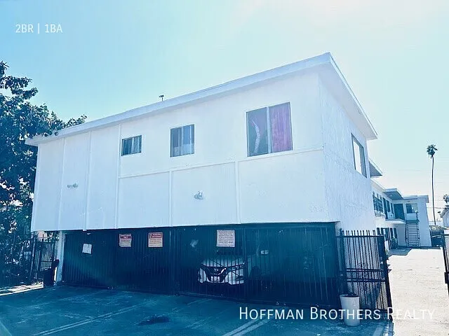 716 W 81st St #6 — Photo 5