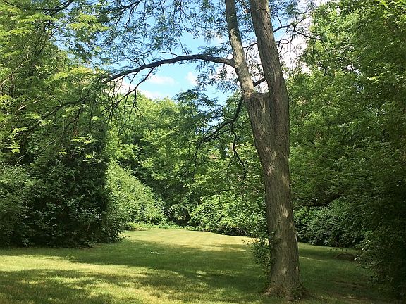 3rd image of 800 Oak Knoll Dr