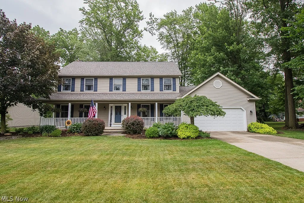 7633 Debonaire Dr photo 1