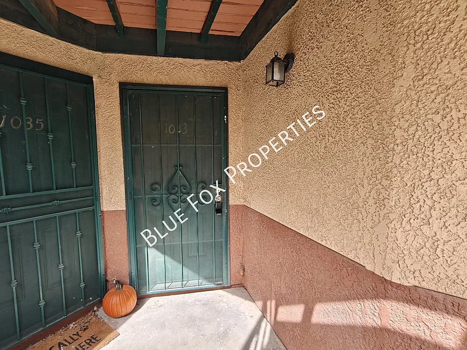 3690 N Country Club Rd #1033