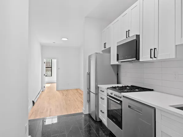 220 Madison Street image 2 of 13