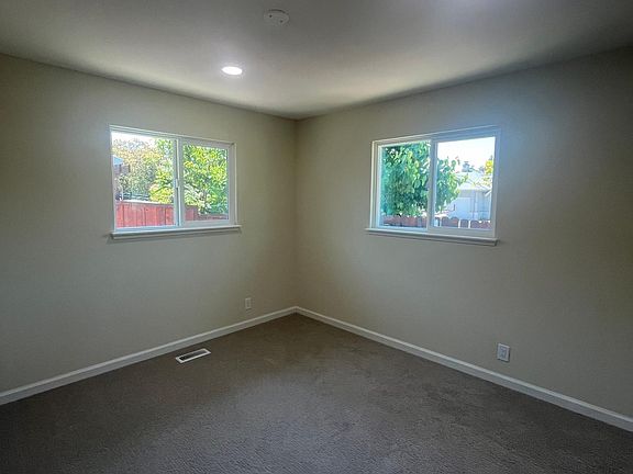4th image of 561 S Eden Ave