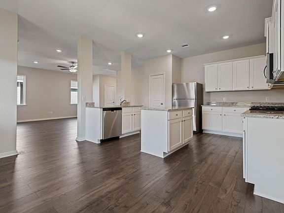 5th image of 16457 Blossom Grove Dr